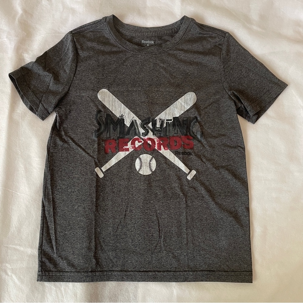 Reebok Boys Youth Small 8-10 Smashing Records Baseball Graphic Athletic Tee